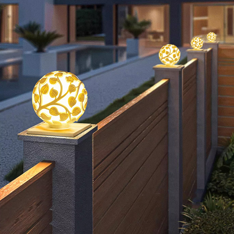 Outdoor column lights solar LE - đánh giá và giá Lighting Decoration Outdoor